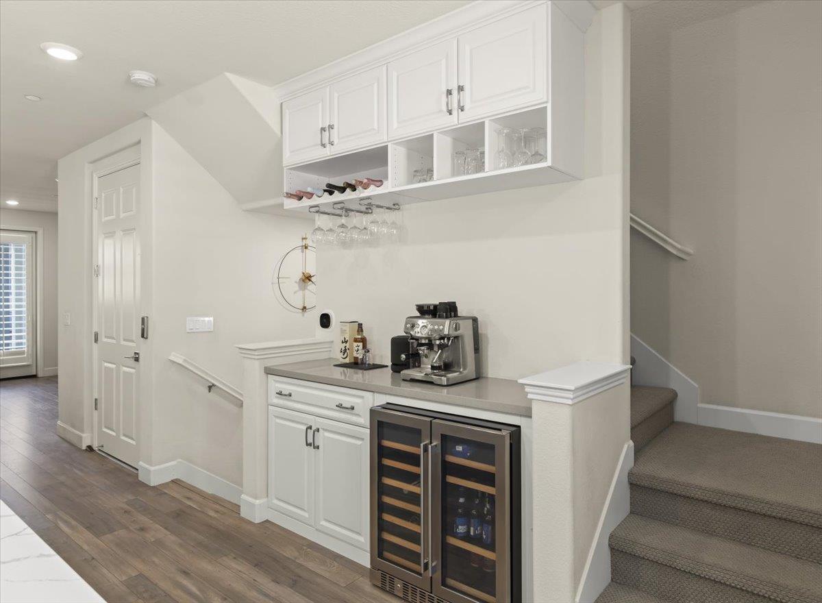 Detail Gallery Image 13 of 38 For 437 Hollow Falls Cmn, Fremont,  CA 94539 - 3 Beds | 3/1 Baths