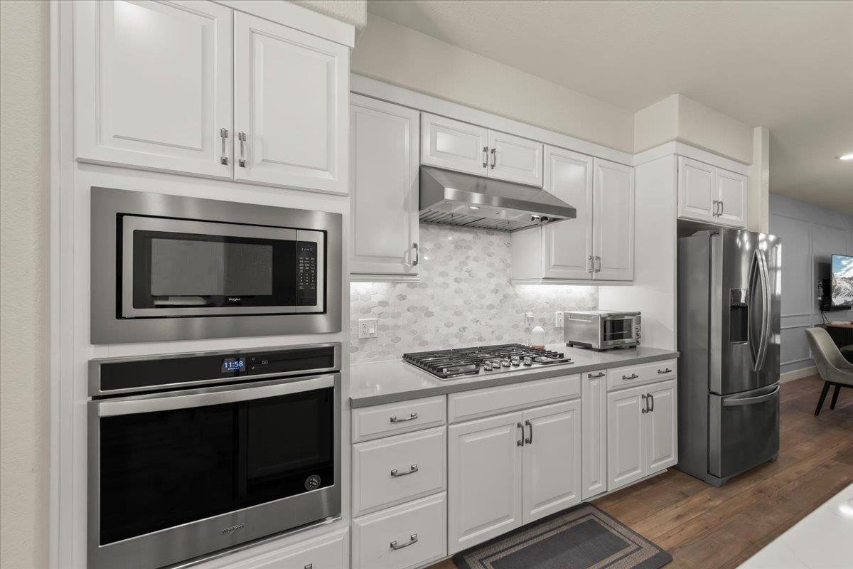 Detail Gallery Image 15 of 38 For 437 Hollow Falls Cmn, Fremont,  CA 94539 - 3 Beds | 3/1 Baths