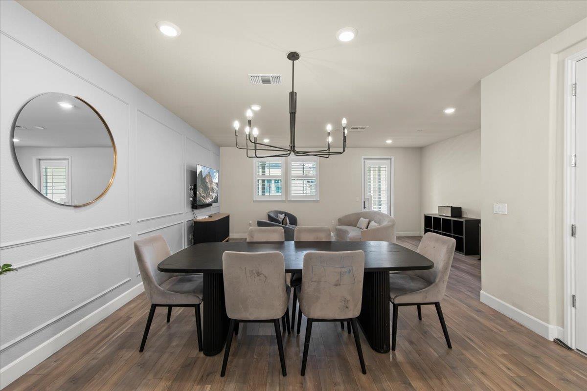 Detail Gallery Image 16 of 38 For 437 Hollow Falls Cmn, Fremont,  CA 94539 - 3 Beds | 3/1 Baths