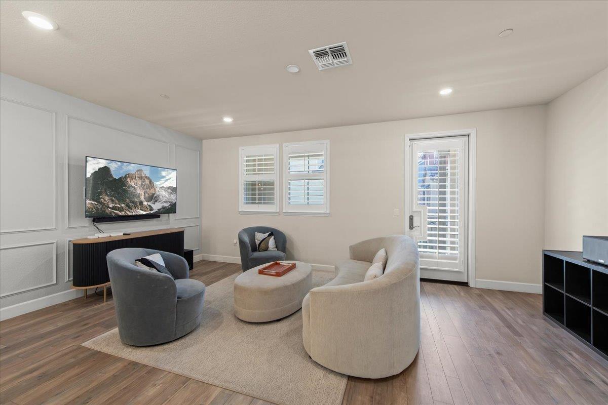 Detail Gallery Image 17 of 38 For 437 Hollow Falls Cmn, Fremont,  CA 94539 - 3 Beds | 3/1 Baths