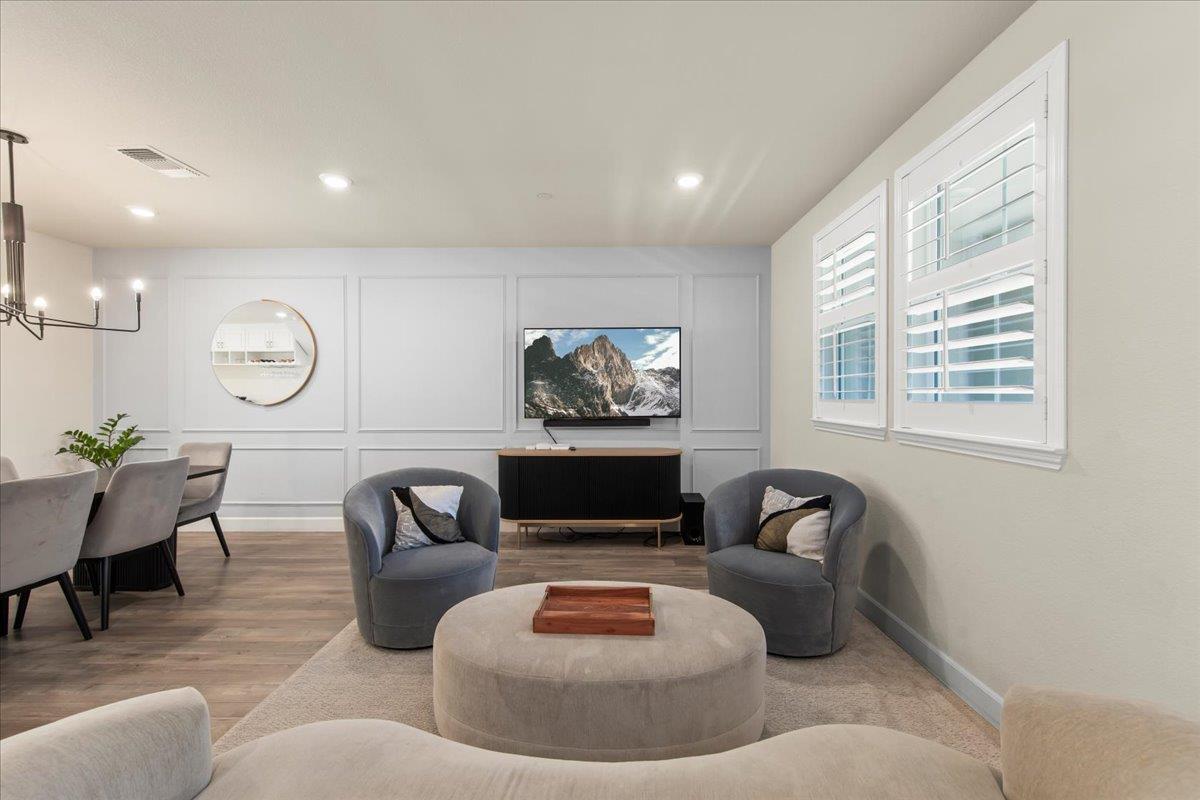 Detail Gallery Image 18 of 38 For 437 Hollow Falls Cmn, Fremont,  CA 94539 - 3 Beds | 3/1 Baths