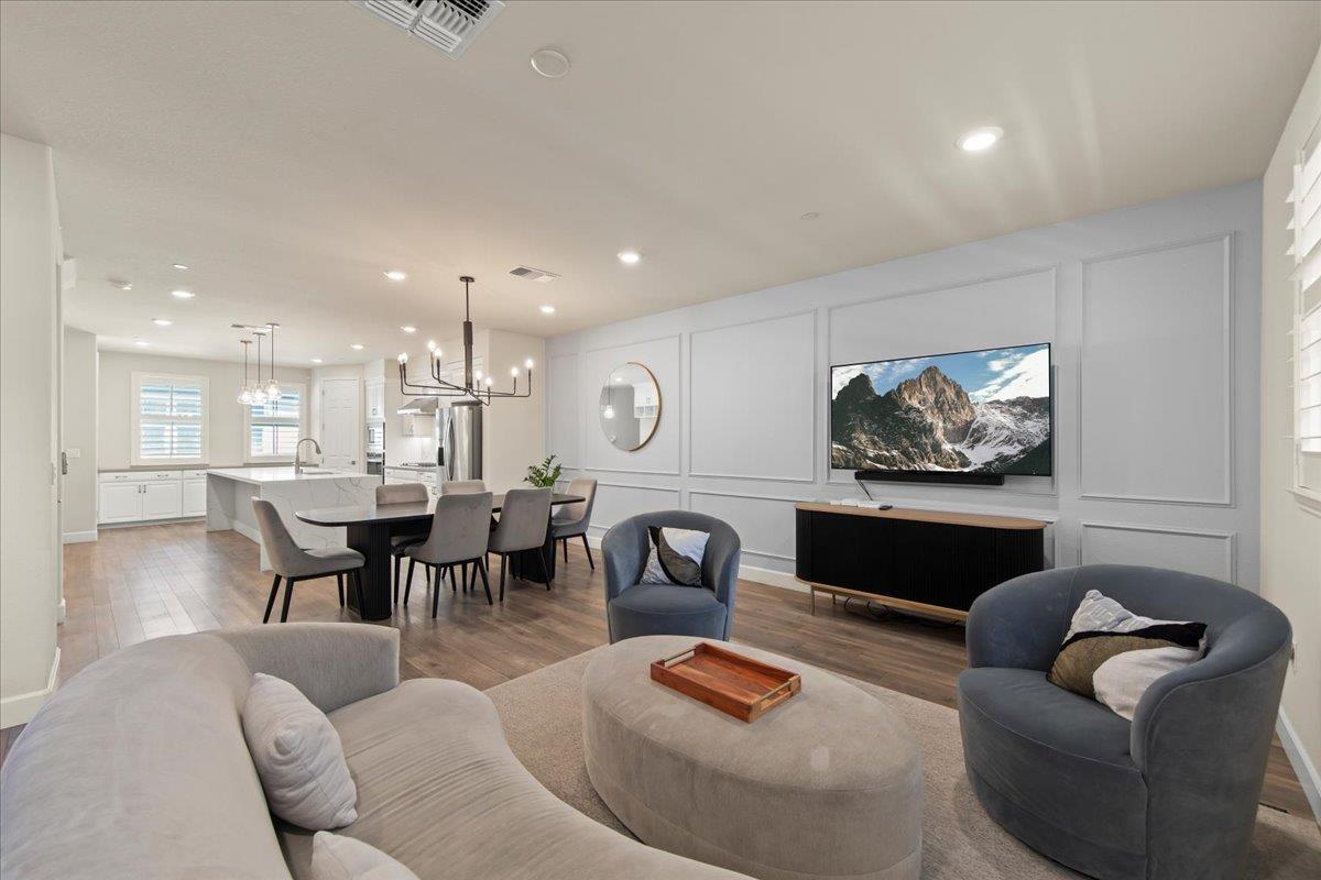 Detail Gallery Image 19 of 38 For 437 Hollow Falls Cmn, Fremont,  CA 94539 - 3 Beds | 3/1 Baths