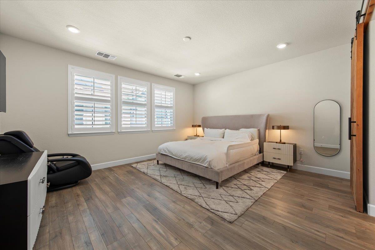 Detail Gallery Image 23 of 38 For 437 Hollow Falls Cmn, Fremont,  CA 94539 - 3 Beds | 3/1 Baths