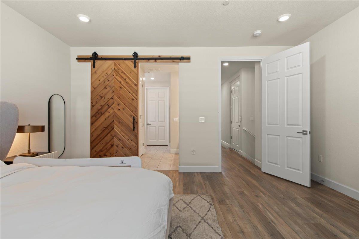 Detail Gallery Image 25 of 38 For 437 Hollow Falls Cmn, Fremont,  CA 94539 - 3 Beds | 3/1 Baths