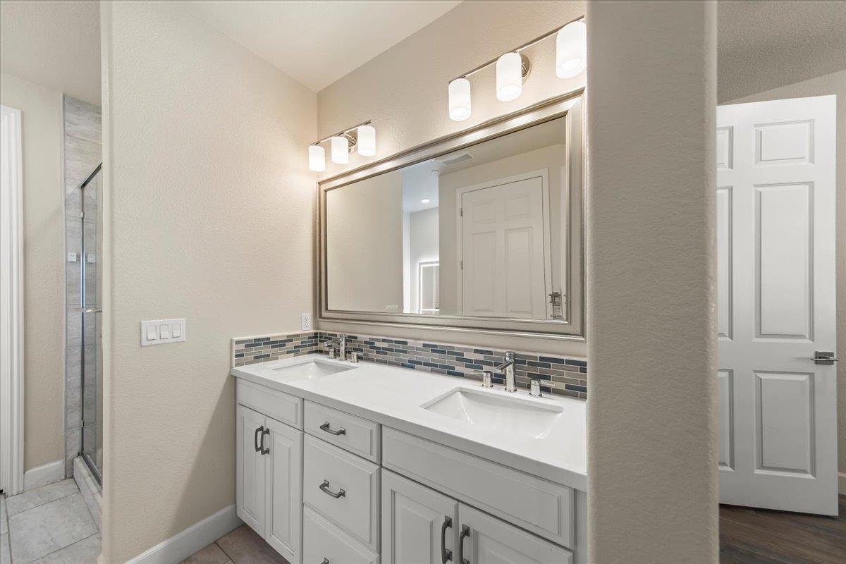Detail Gallery Image 26 of 38 For 437 Hollow Falls Cmn, Fremont,  CA 94539 - 3 Beds | 3/1 Baths