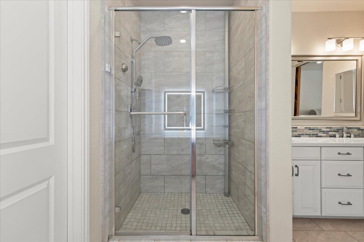 Detail Gallery Image 28 of 38 For 437 Hollow Falls Cmn, Fremont,  CA 94539 - 3 Beds | 3/1 Baths