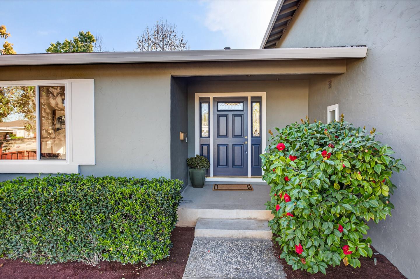 Detail Gallery Image 3 of 31 For 1582 Petal Way, San Jose,  CA 95129 - 4 Beds | 3 Baths