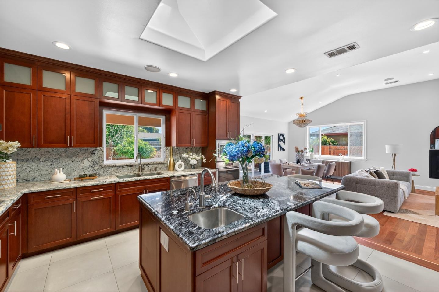 Detail Gallery Image 27 of 77 For 5172 Selma Ave, Fremont,  CA 94536 - 4 Beds | 4 Baths