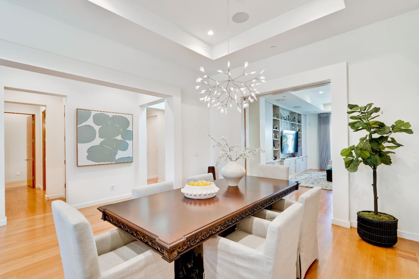 Detail Gallery Image 10 of 62 For 1534 Wessex Ave, Los Altos,  CA 94024 - 5 Beds | 3/1 Baths