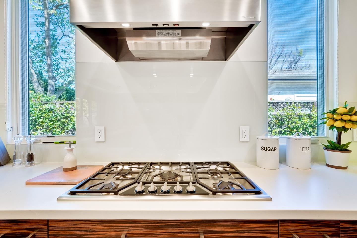 Detail Gallery Image 19 of 62 For 1534 Wessex Ave, Los Altos,  CA 94024 - 5 Beds | 3/1 Baths