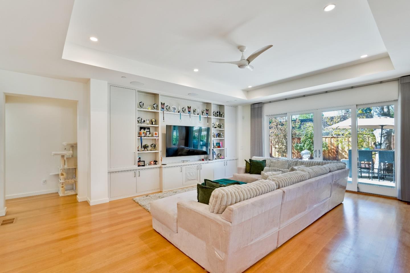 Detail Gallery Image 23 of 62 For 1534 Wessex Ave, Los Altos,  CA 94024 - 5 Beds | 3/1 Baths