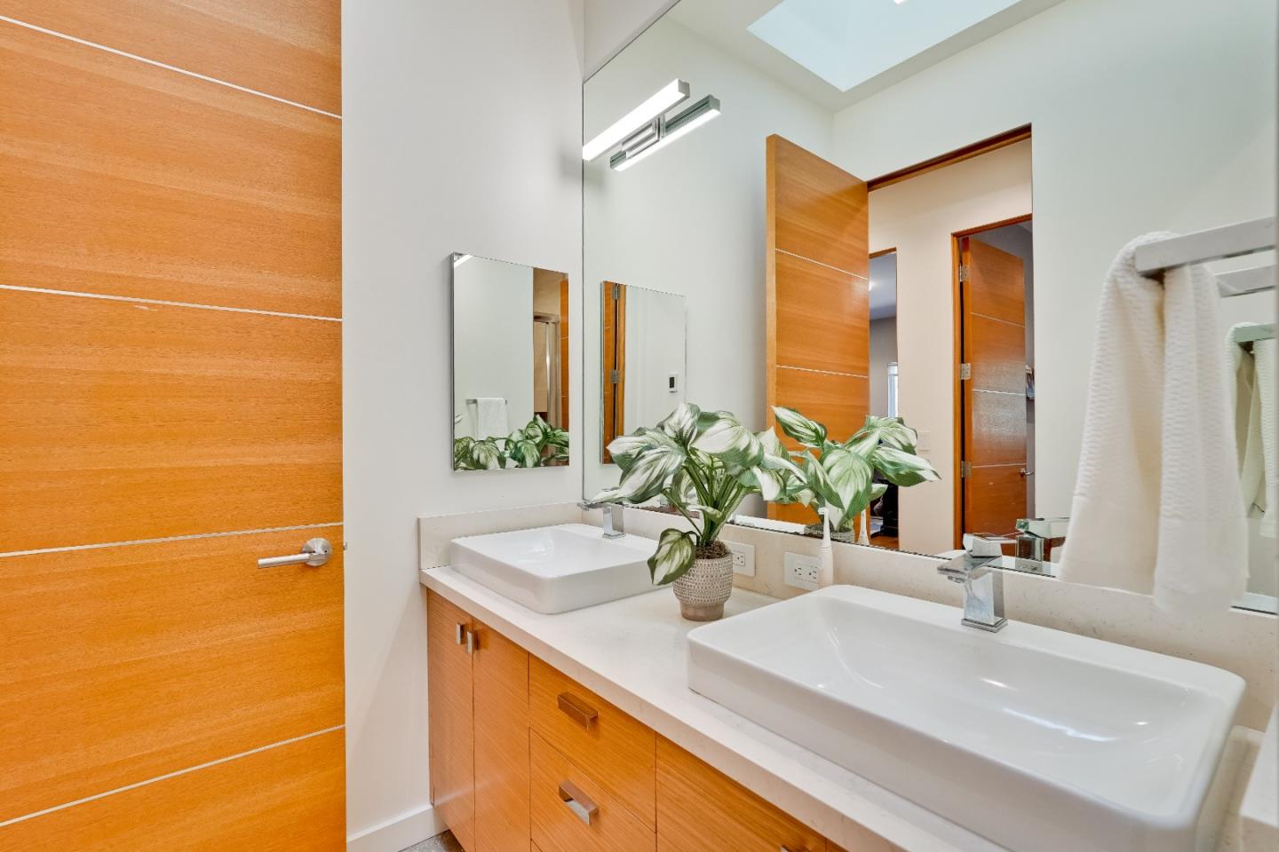 Detail Gallery Image 42 of 62 For 1534 Wessex Ave, Los Altos,  CA 94024 - 5 Beds | 3/1 Baths