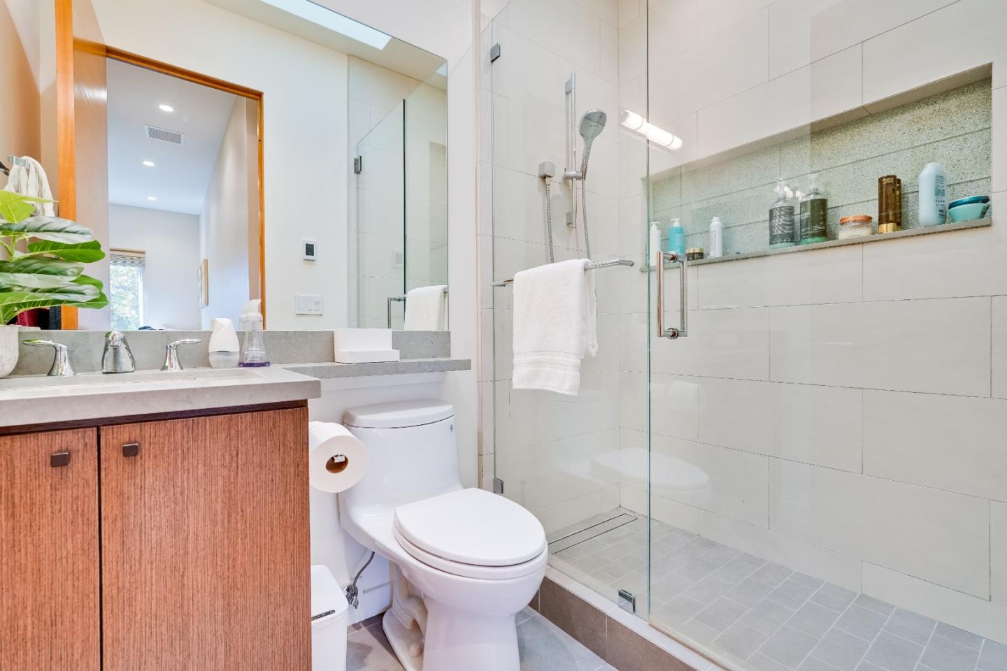 Detail Gallery Image 47 of 62 For 1534 Wessex Ave, Los Altos,  CA 94024 - 5 Beds | 3/1 Baths