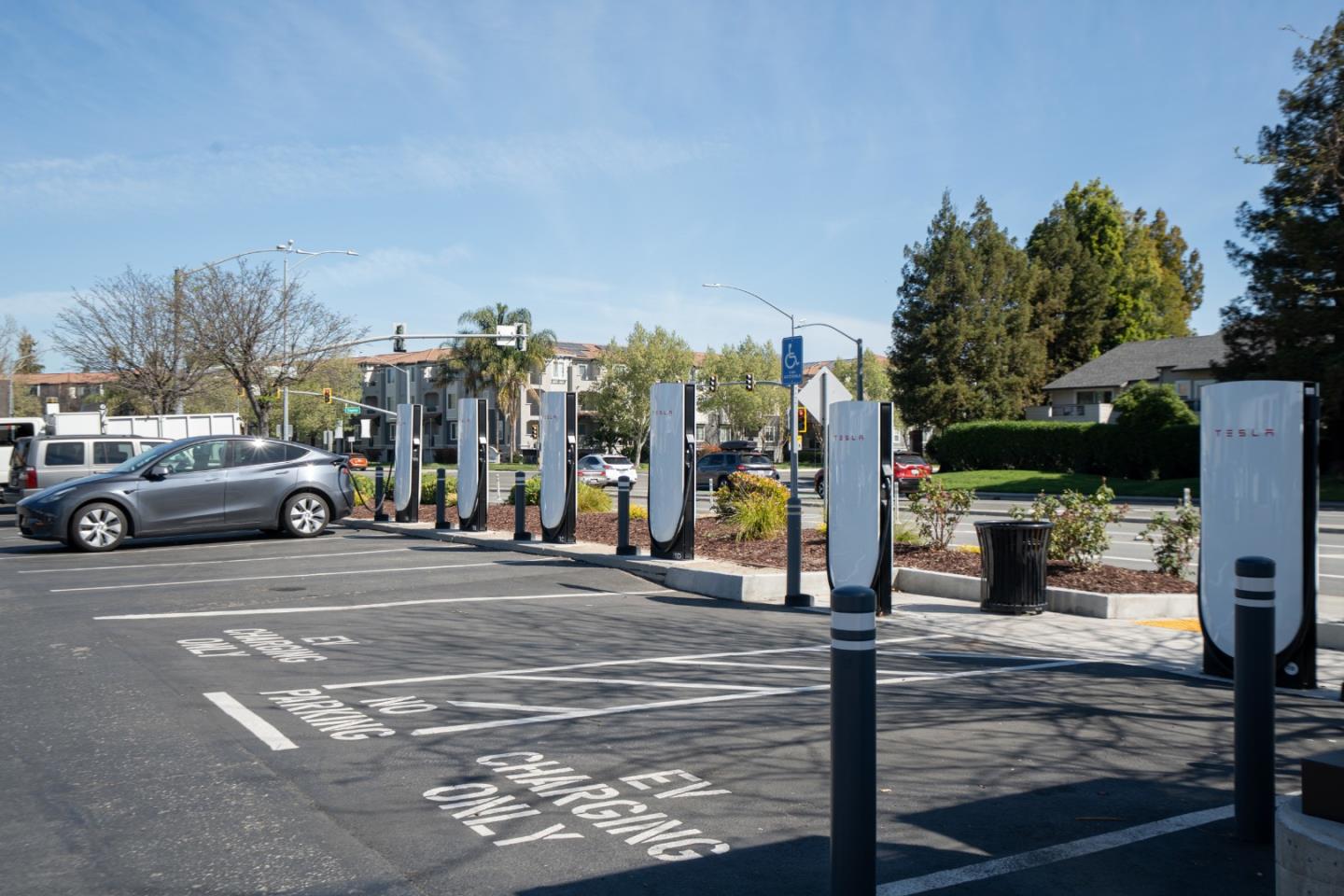 Detail Gallery Image 29 of 30 For 4445 Windsor Park Dr, San Jose,  CA 95136 - 4 Beds | 2/1 Baths