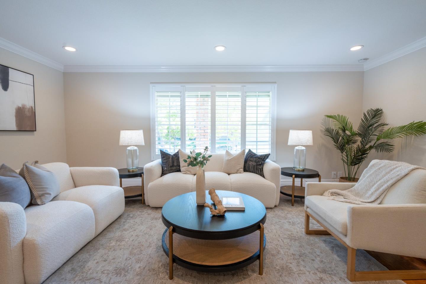 Detail Gallery Image 5 of 30 For 4445 Windsor Park Dr, San Jose,  CA 95136 - 4 Beds | 2/1 Baths