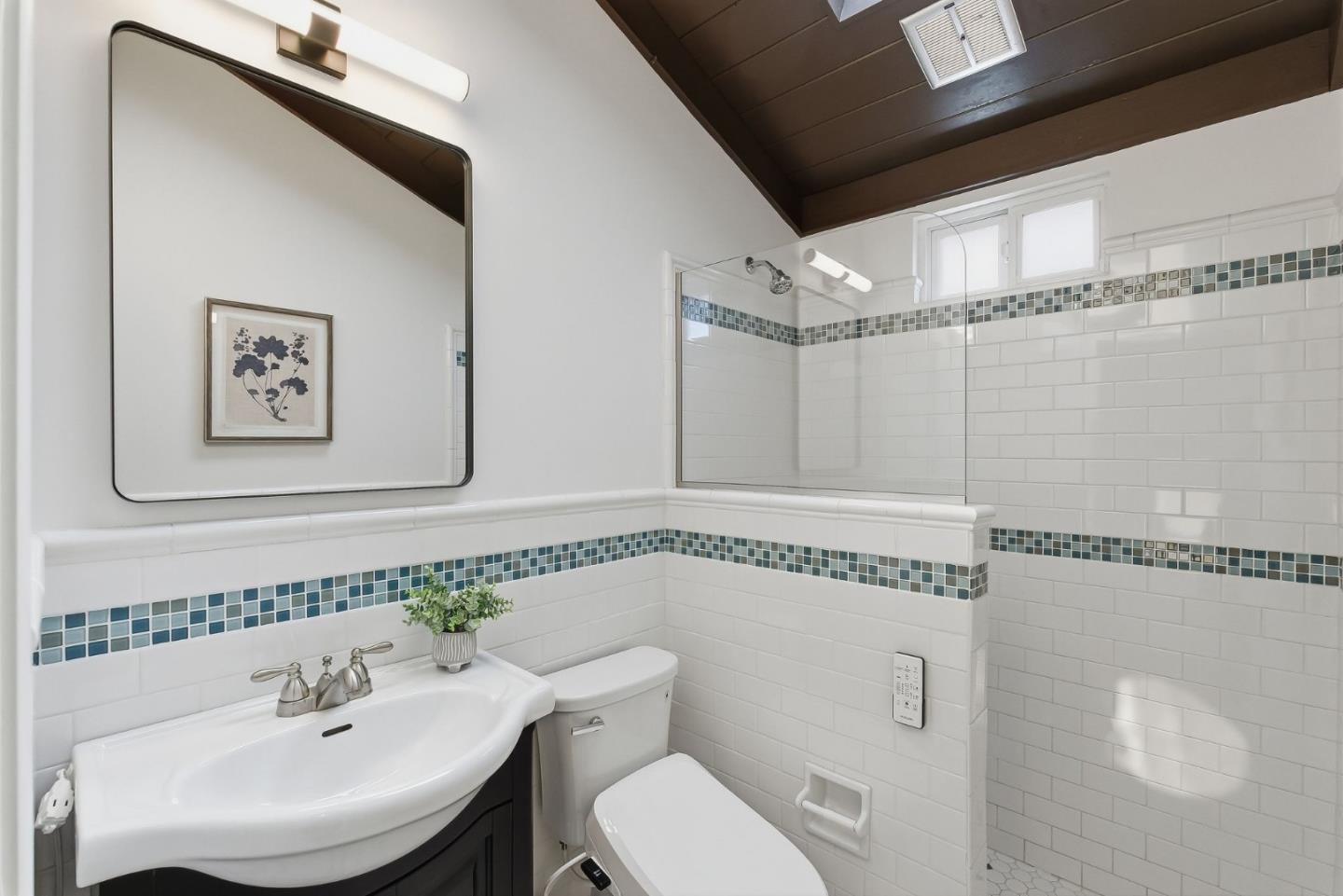 Detail Gallery Image 10 of 24 For 1276 Windsor Way, Redwood City,  CA 94061 - 3 Beds | 2/1 Baths