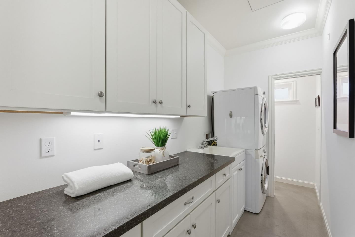 Detail Gallery Image 14 of 24 For 1276 Windsor Way, Redwood City,  CA 94061 - 3 Beds | 2/1 Baths