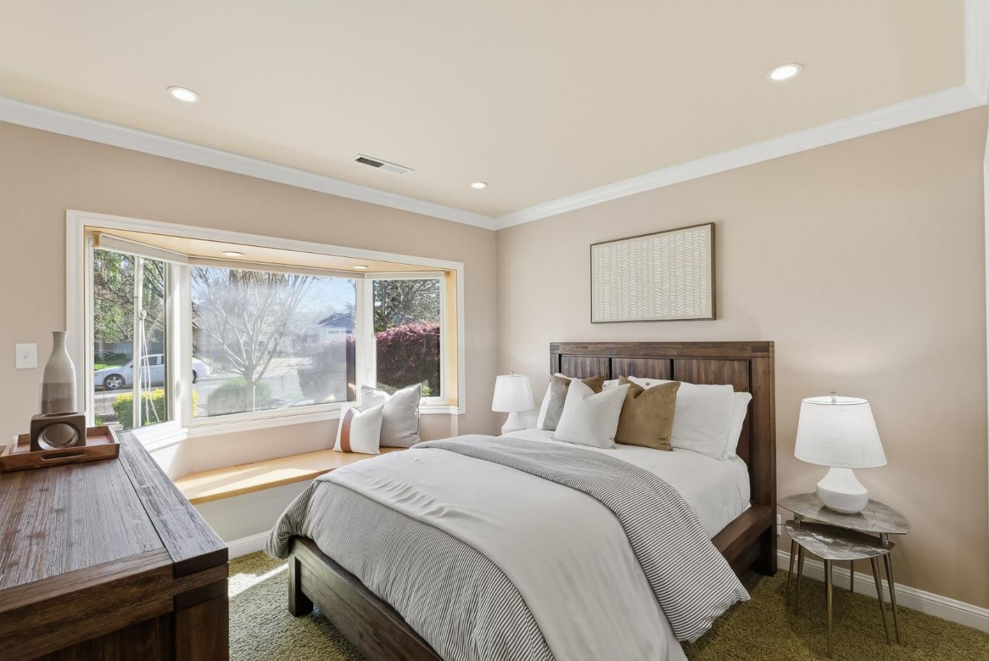 Detail Gallery Image 8 of 24 For 1276 Windsor Way, Redwood City,  CA 94061 - 3 Beds | 2/1 Baths