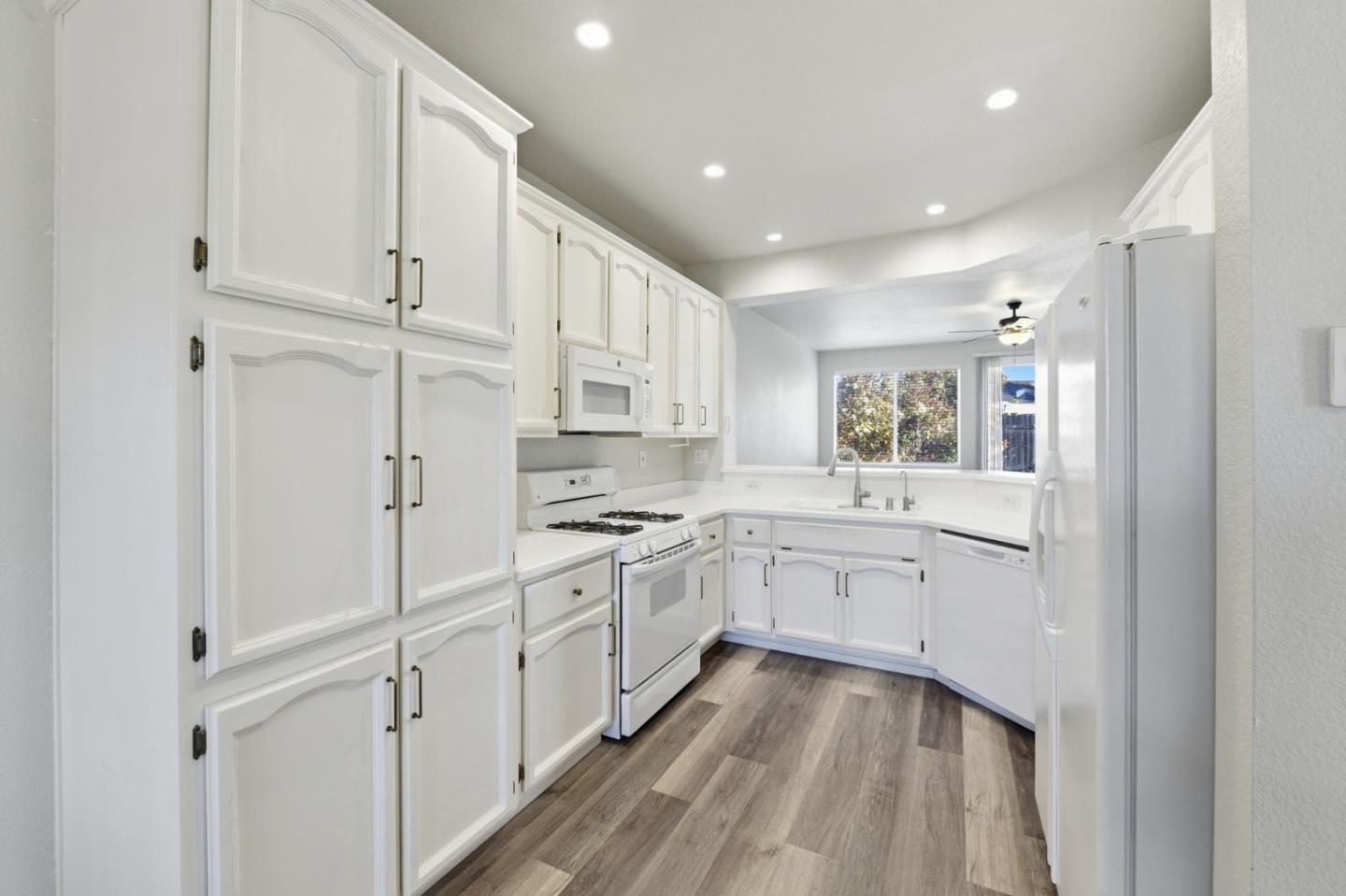 Detail Gallery Image 8 of 21 For 357 Hatton Ct, Roseville,  CA 95747 - 3 Beds | 2 Baths