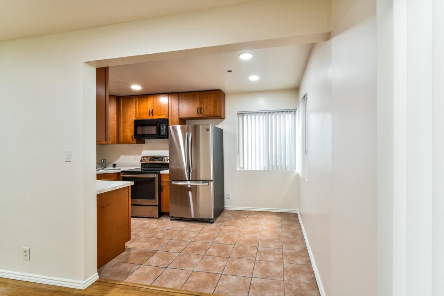 Detail Gallery Image 10 of 27 For 1250 E Ocean Blvd #205,  Long Beach,  CA 90802 - 1 Beds | 1 Baths