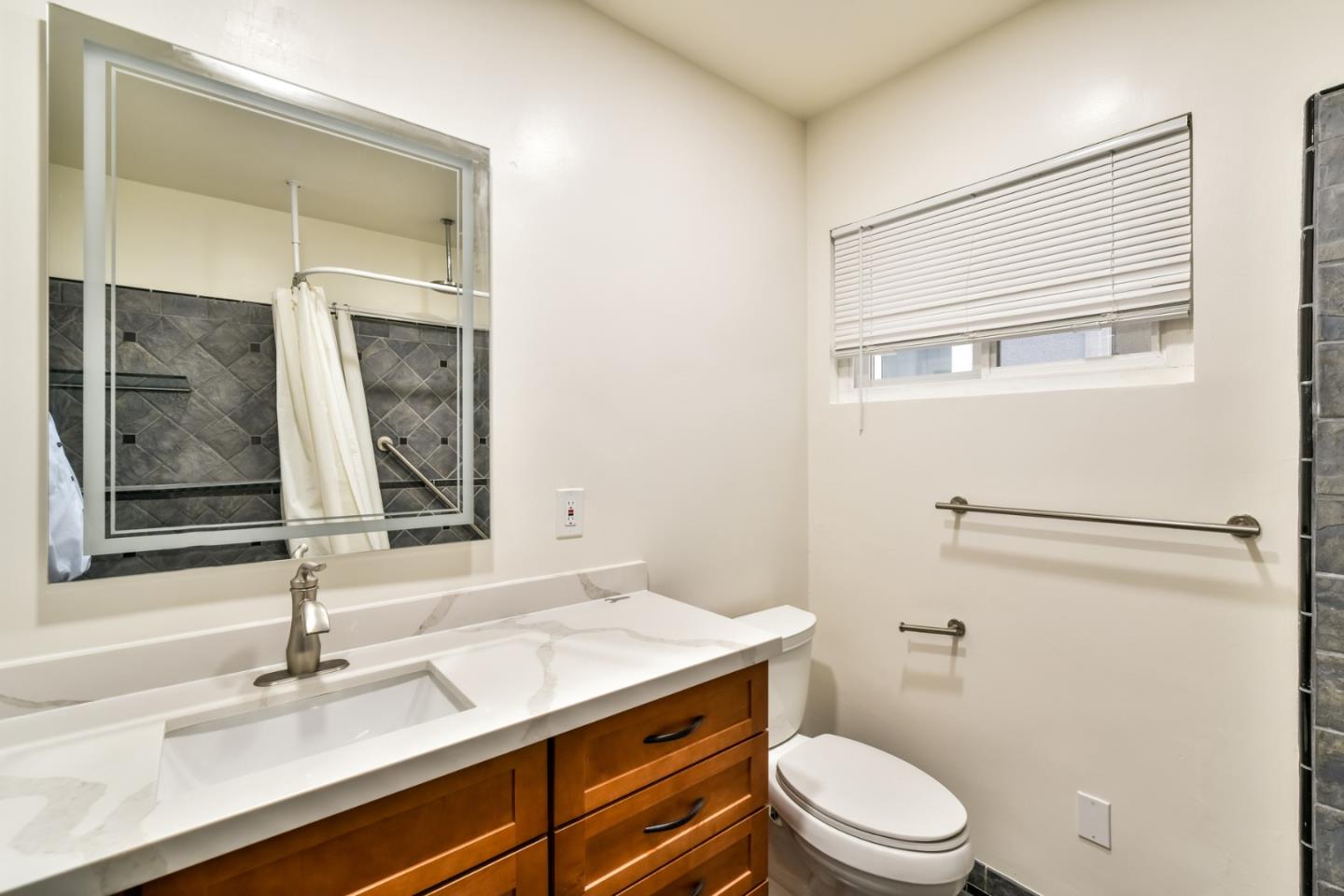 Detail Gallery Image 16 of 27 For 1250 E Ocean Blvd #205,  Long Beach,  CA 90802 - 1 Beds | 1 Baths