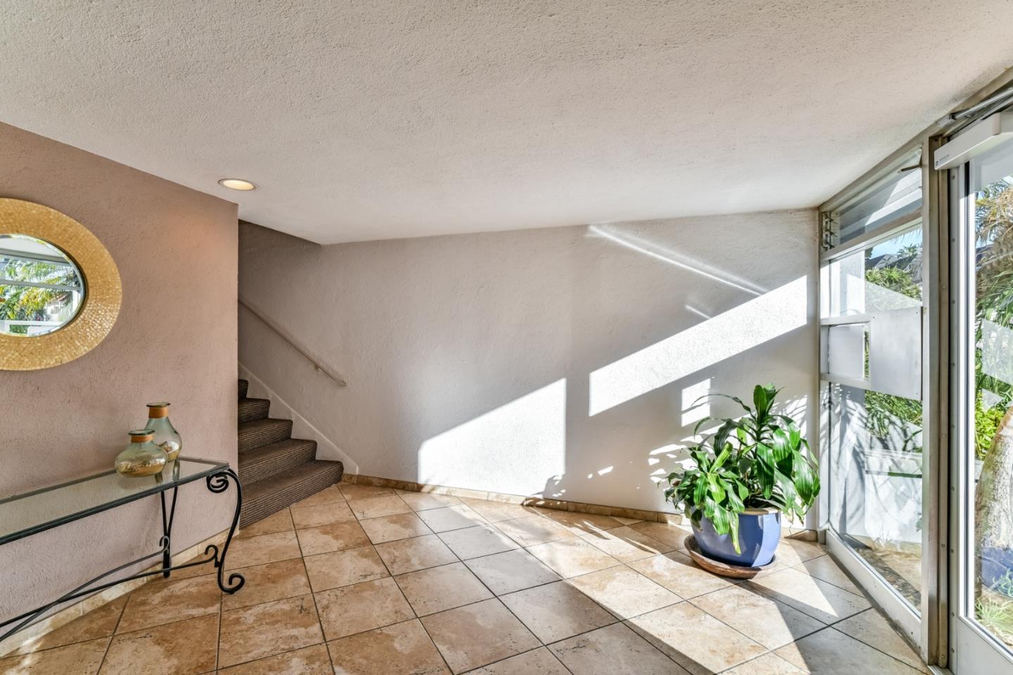 Detail Gallery Image 5 of 27 For 1250 E Ocean Blvd #205,  Long Beach,  CA 90802 - 1 Beds | 1 Baths