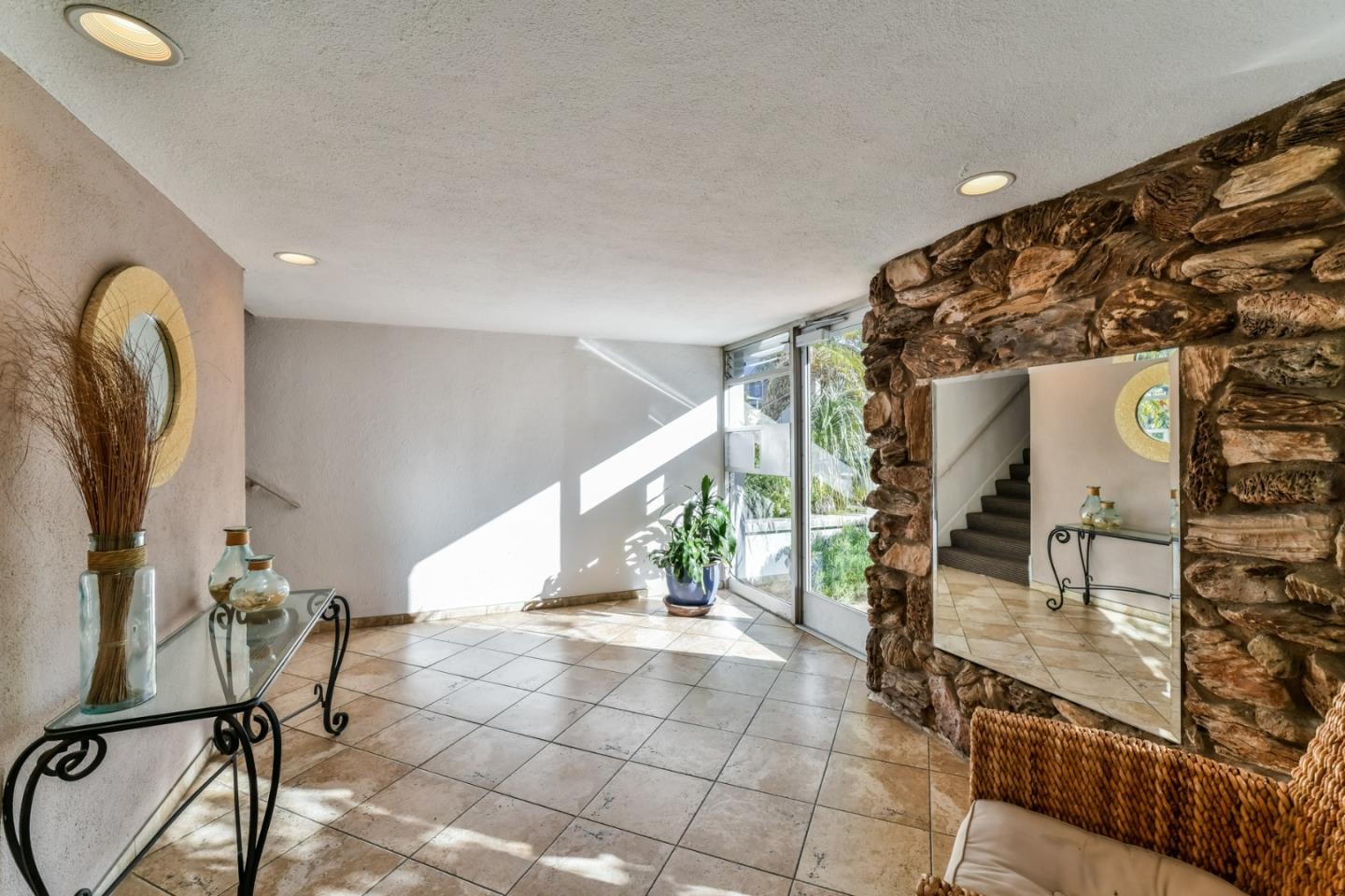 Detail Gallery Image 6 of 27 For 1250 E Ocean Blvd #205,  Long Beach,  CA 90802 - 1 Beds | 1 Baths