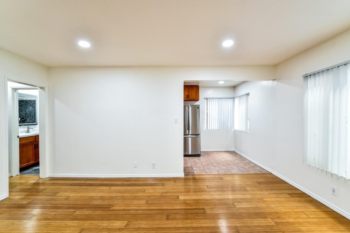 Detail Gallery Image 9 of 27 For 1250 E Ocean Blvd #205,  Long Beach,  CA 90802 - 1 Beds | 1 Baths