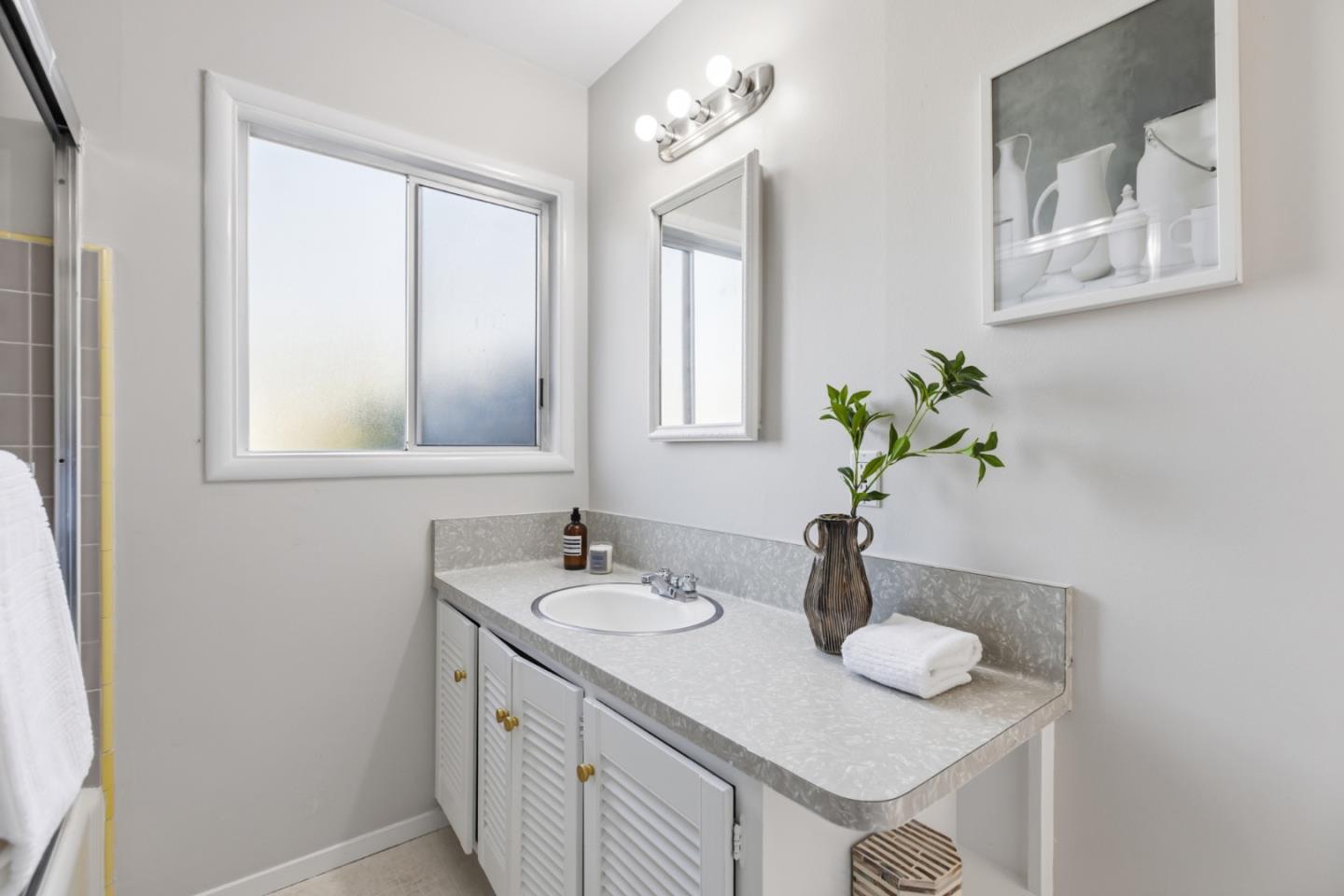 Detail Gallery Image 16 of 35 For 2130 Madison Ave, Redwood City,  CA 94061 - 2 Beds | 1 Baths