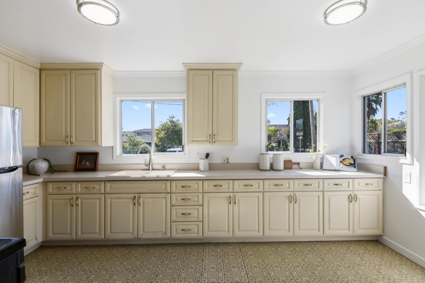 Detail Gallery Image 9 of 35 For 2130 Madison Ave, Redwood City,  CA 94061 - 2 Beds | 1 Baths