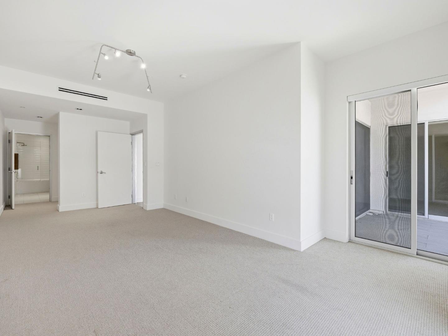 Detail Gallery Image 15 of 24 For 6735 Yucca St #406,  Los Angeles,  CA 90028 - 2 Beds | 2/1 Baths