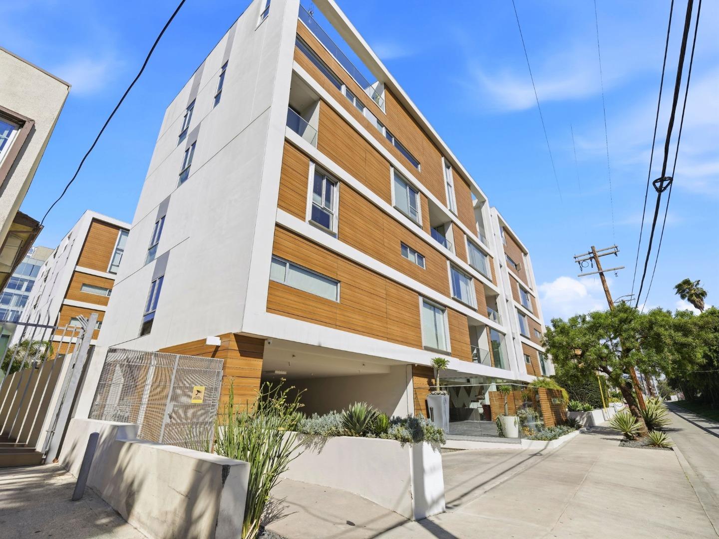 Detail Gallery Image 2 of 24 For 6735 Yucca St #406,  Los Angeles,  CA 90028 - 2 Beds | 2/1 Baths