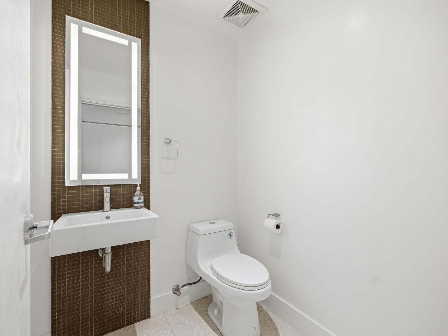 Detail Gallery Image 20 of 24 For 6735 Yucca St #406,  Los Angeles,  CA 90028 - 2 Beds | 2/1 Baths