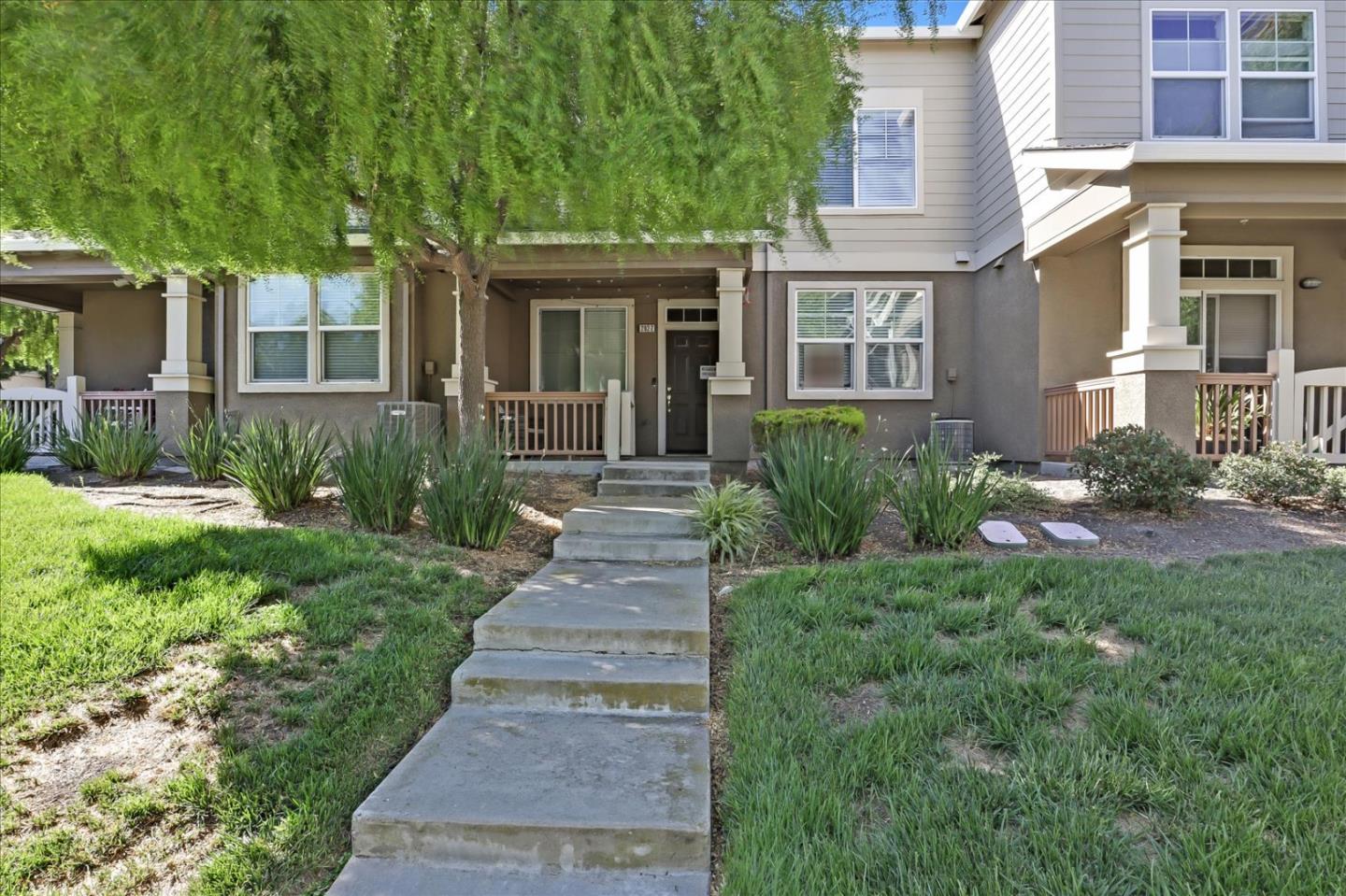 Detail Gallery Image 4 of 31 For 292 Wildrose Cmn #2,  Livermore,  CA 94551 - 2 Beds | 2/1 Baths