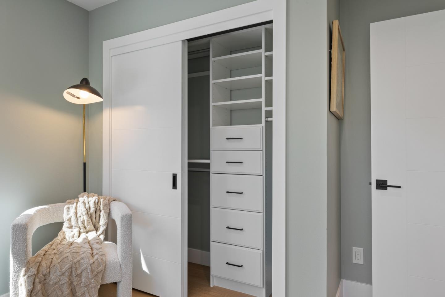 Detail Gallery Image 11 of 25 For 1950 Hackett Ave, Mountain View,  CA 94043 - 4 Beds | 3 Baths