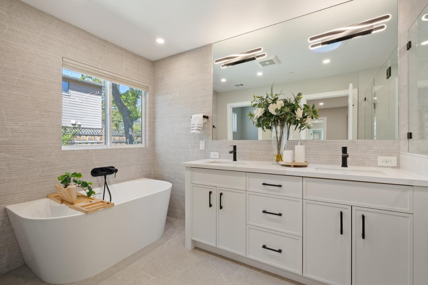 Detail Gallery Image 17 of 25 For 1950 Hackett Ave, Mountain View,  CA 94043 - 4 Beds | 3 Baths