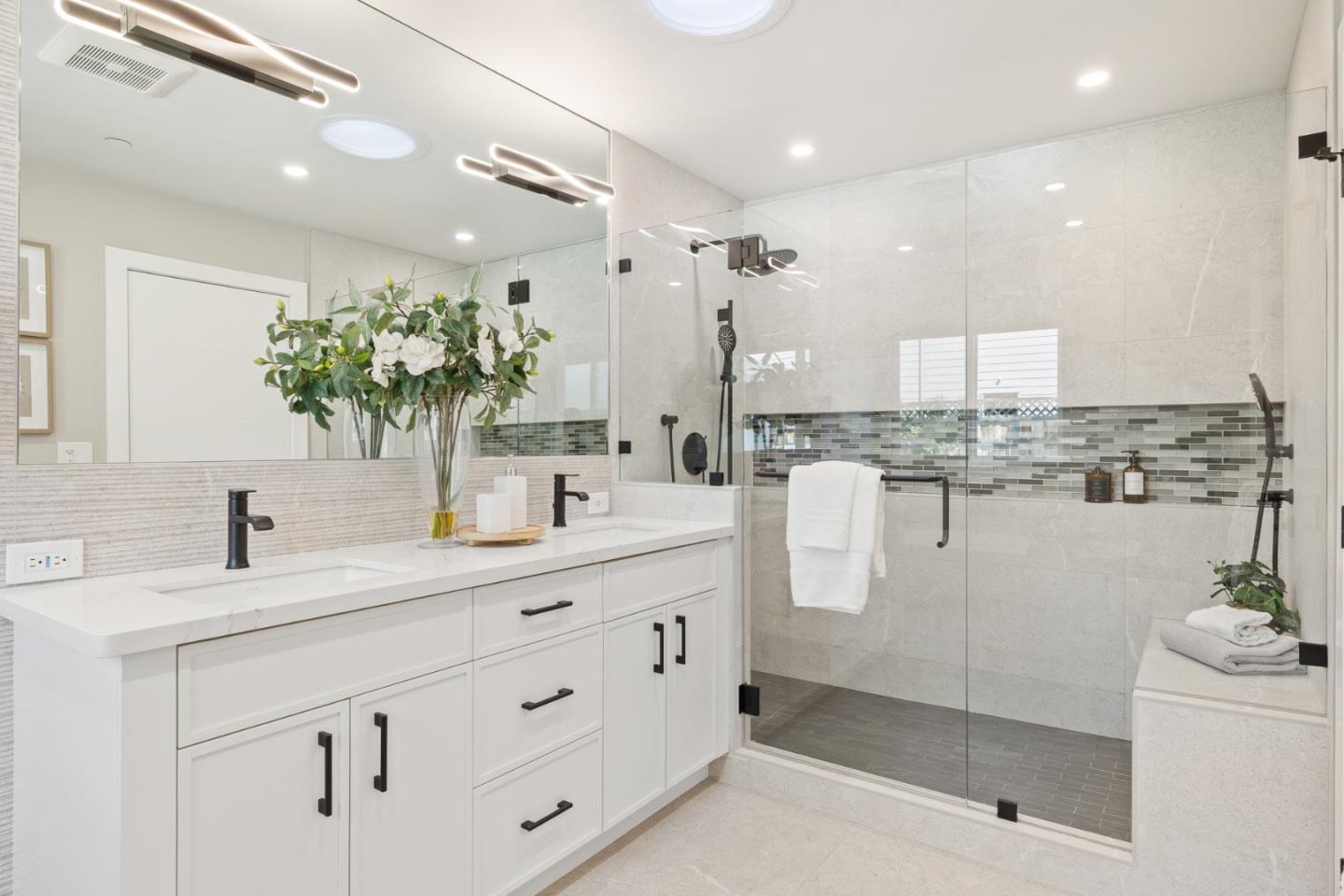 Detail Gallery Image 18 of 25 For 1950 Hackett Ave, Mountain View,  CA 94043 - 4 Beds | 3 Baths