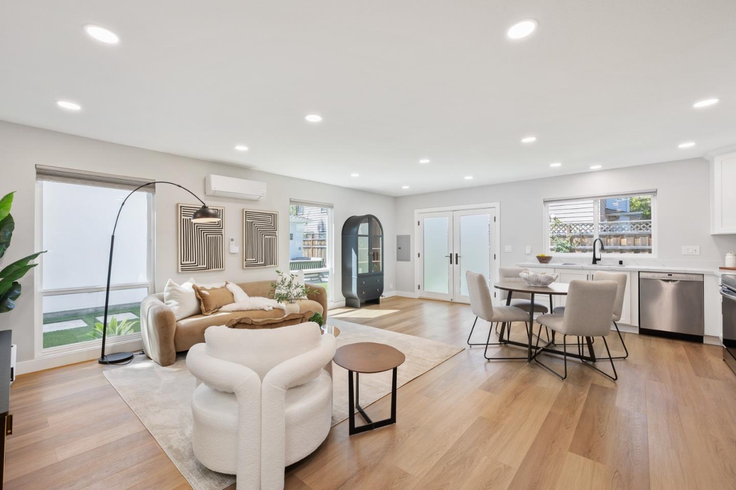 Detail Gallery Image 22 of 25 For 1950 Hackett Ave, Mountain View,  CA 94043 - 4 Beds | 3 Baths