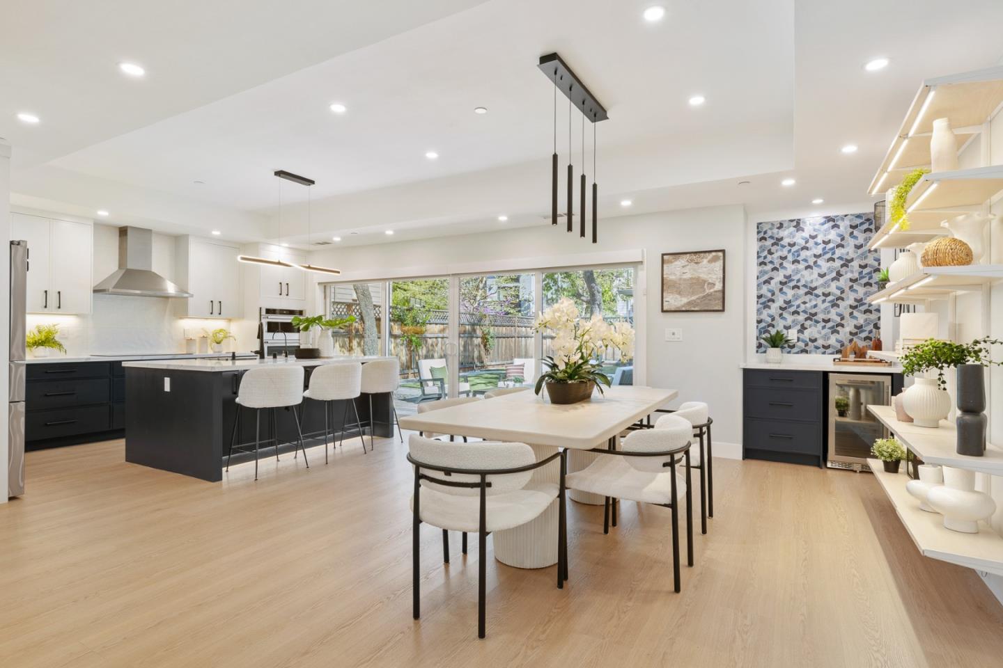 Detail Gallery Image 6 of 25 For 1950 Hackett Ave, Mountain View,  CA 94043 - 4 Beds | 3 Baths