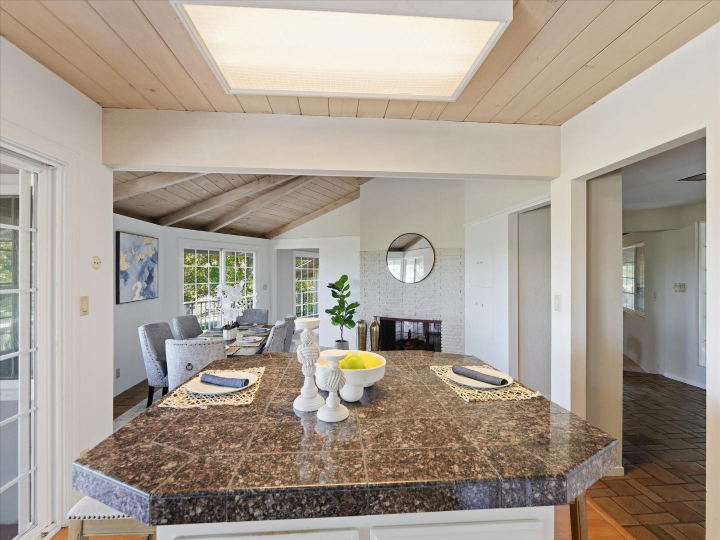 Detail Gallery Image 10 of 23 For 624 Oakridge Dr, Los Altos,  CA 94024 - 3 Beds | 2 Baths