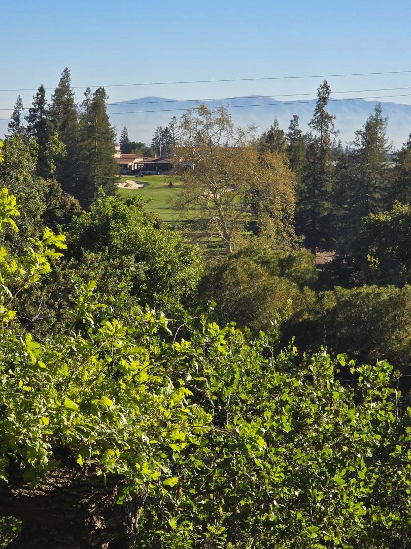 Detail Gallery Image 2 of 23 For 624 Oakridge Dr, Los Altos,  CA 94024 - 3 Beds | 2 Baths