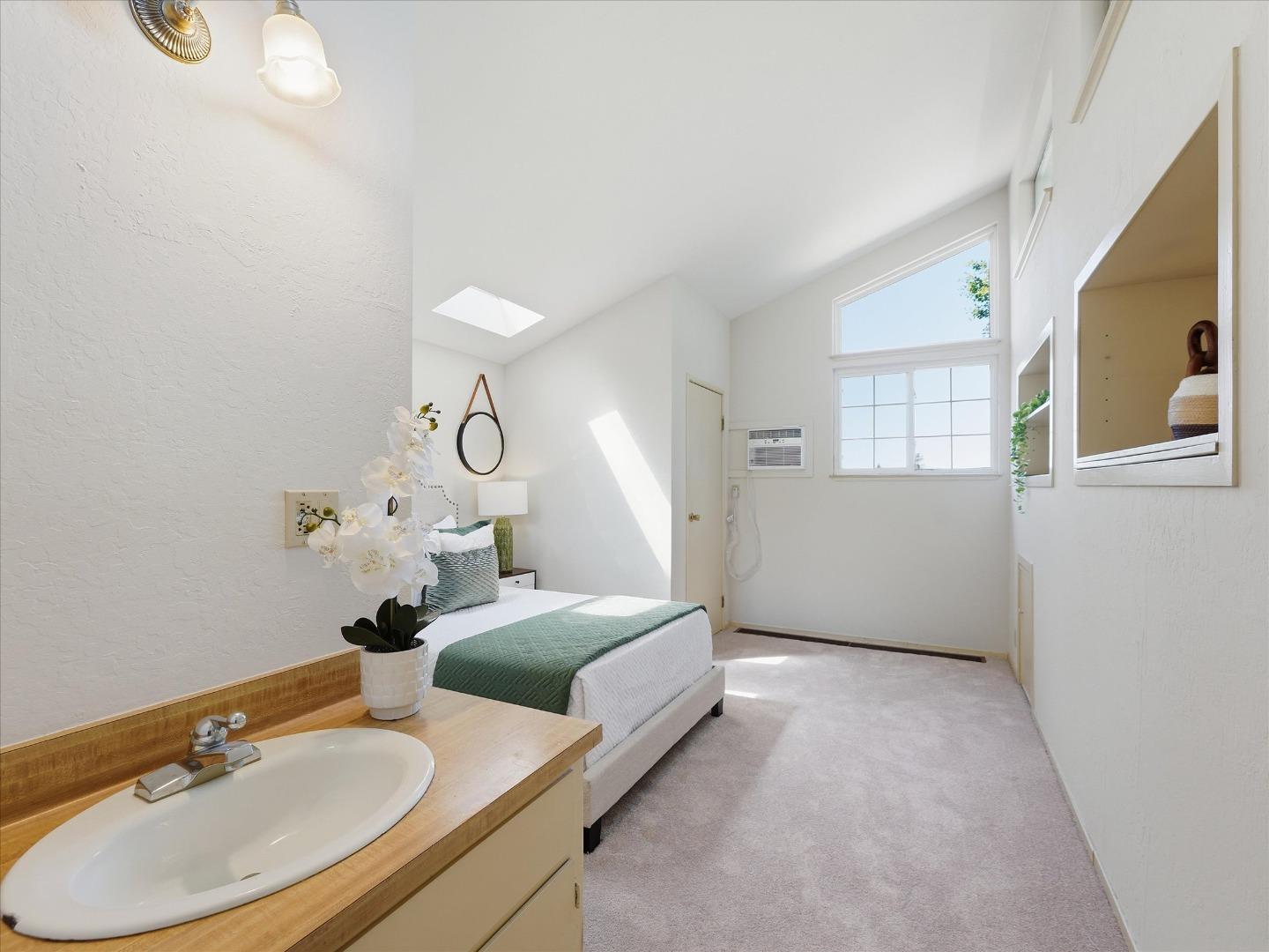 Detail Gallery Image 20 of 23 For 624 Oakridge Dr, Los Altos,  CA 94024 - 3 Beds | 2 Baths