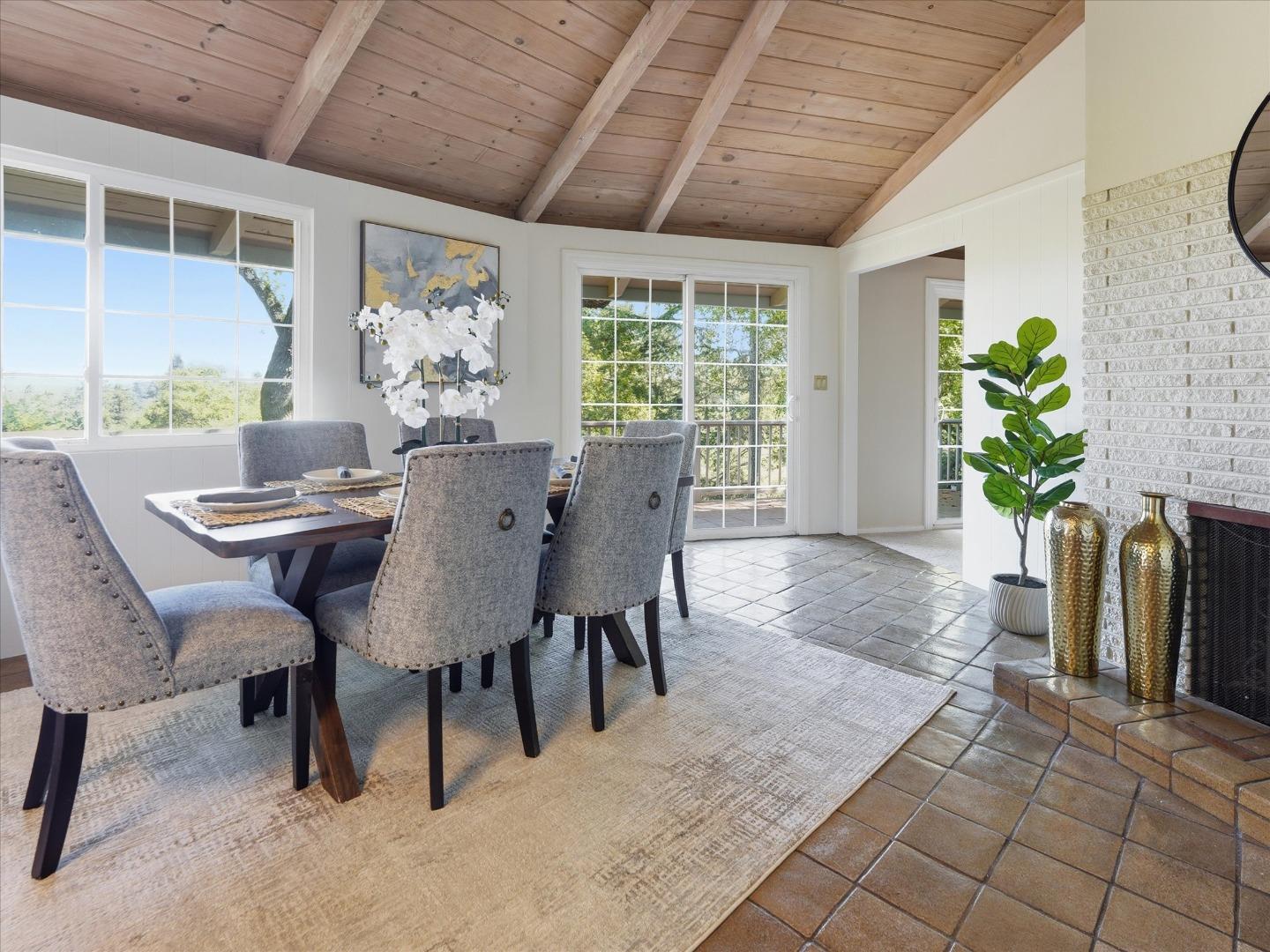 Detail Gallery Image 7 of 23 For 624 Oakridge Dr, Los Altos,  CA 94024 - 3 Beds | 2 Baths