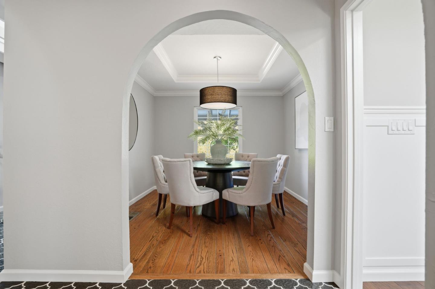 Detail Gallery Image 11 of 59 For 120 Brocastle Way, Los Gatos,  CA 95032 - 4 Beds | 2/1 Baths