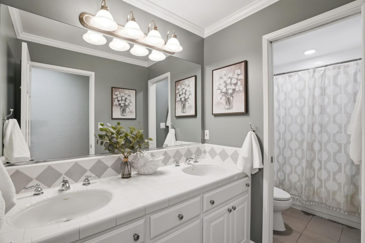 Detail Gallery Image 31 of 59 For 120 Brocastle Way, Los Gatos,  CA 95032 - 4 Beds | 2/1 Baths