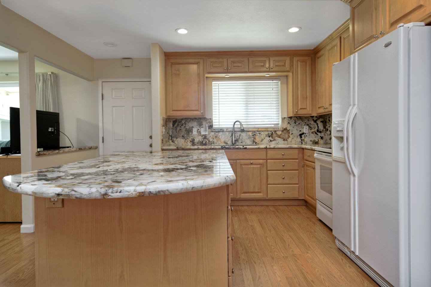 Detail Gallery Image 6 of 30 For 476 Safari Dr, San Jose,  CA 95123 - 3 Beds | 2 Baths