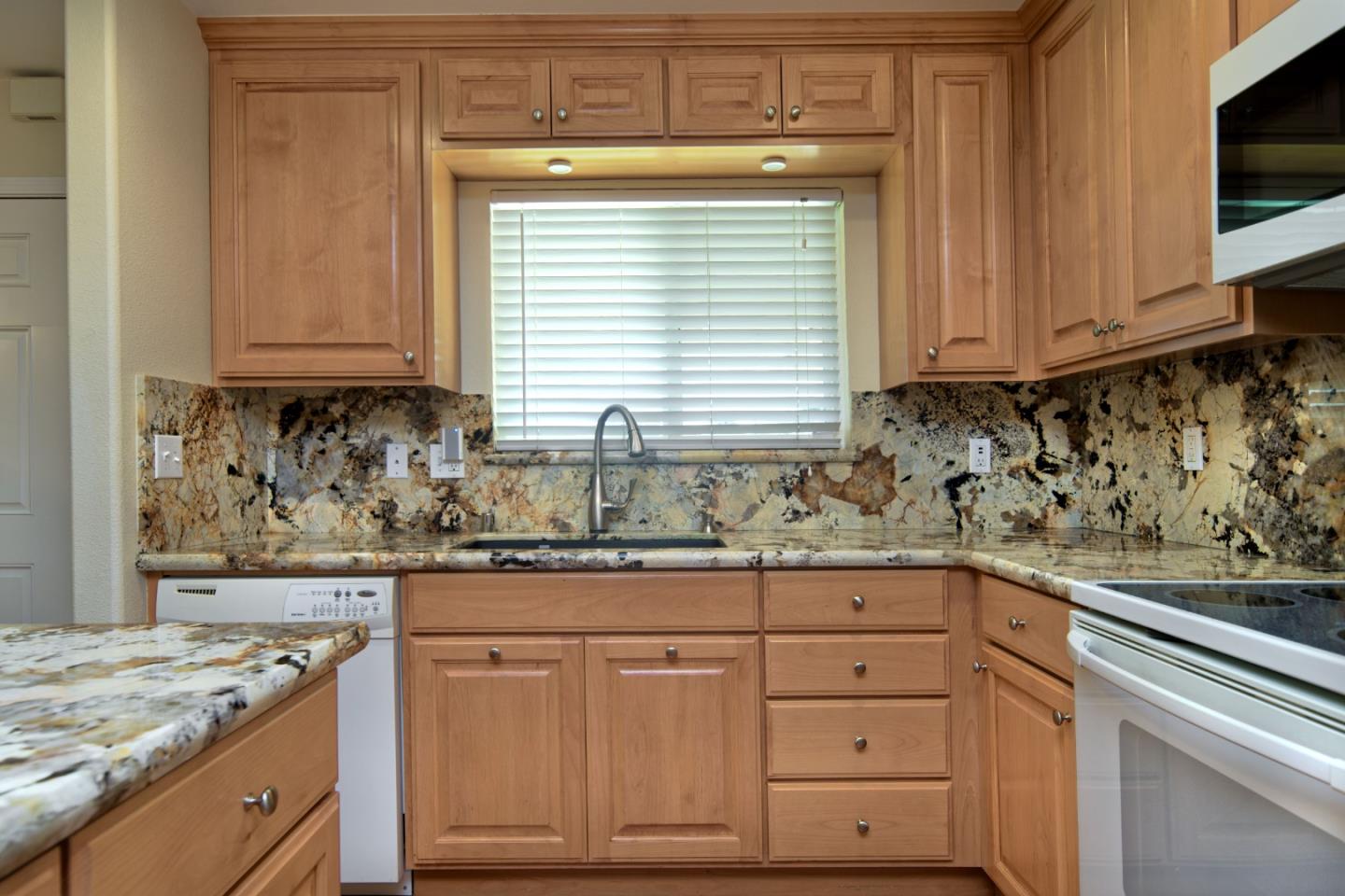 Detail Gallery Image 7 of 30 For 476 Safari Dr, San Jose,  CA 95123 - 3 Beds | 2 Baths