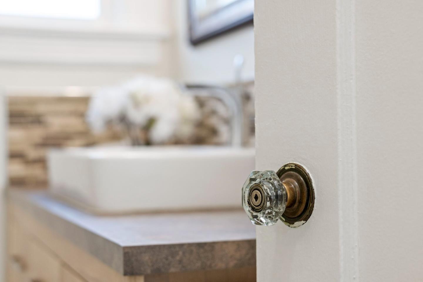 Detail Gallery Image 17 of 37 For 1105 Summer Ave, Burlingame,  CA 94010 - 2 Beds | 1 Baths