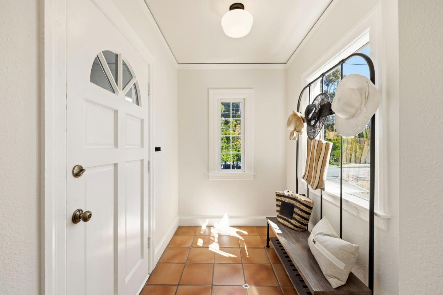 Detail Gallery Image 3 of 37 For 1105 Summer Ave, Burlingame,  CA 94010 - 2 Beds | 1 Baths