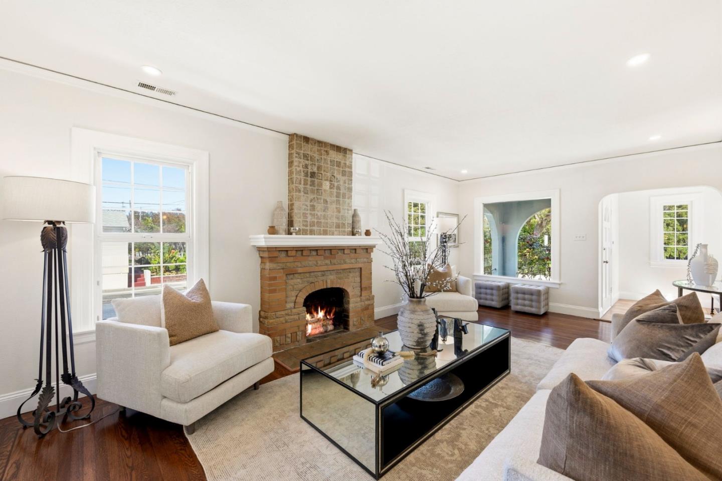 Detail Gallery Image 5 of 37 For 1105 Summer Ave, Burlingame,  CA 94010 - 2 Beds | 1 Baths